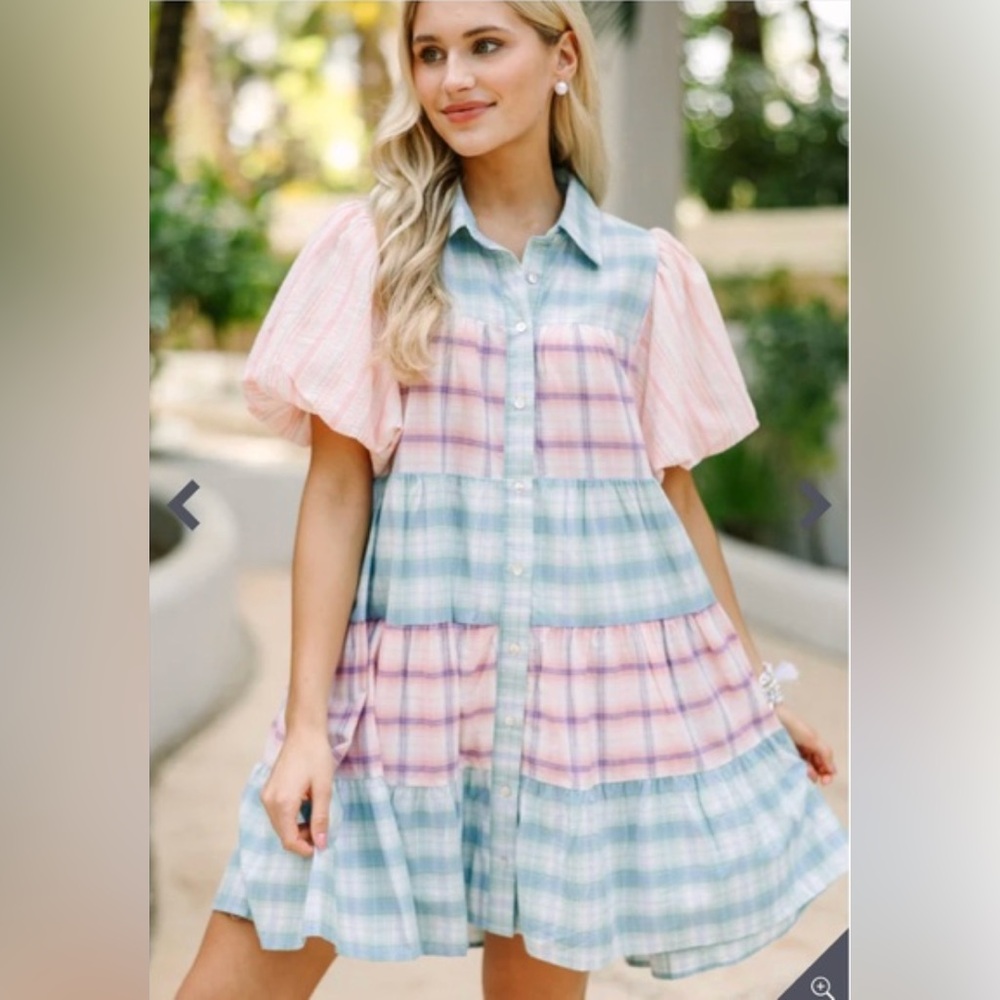 Entro blue & Pink plaid dress
Size small